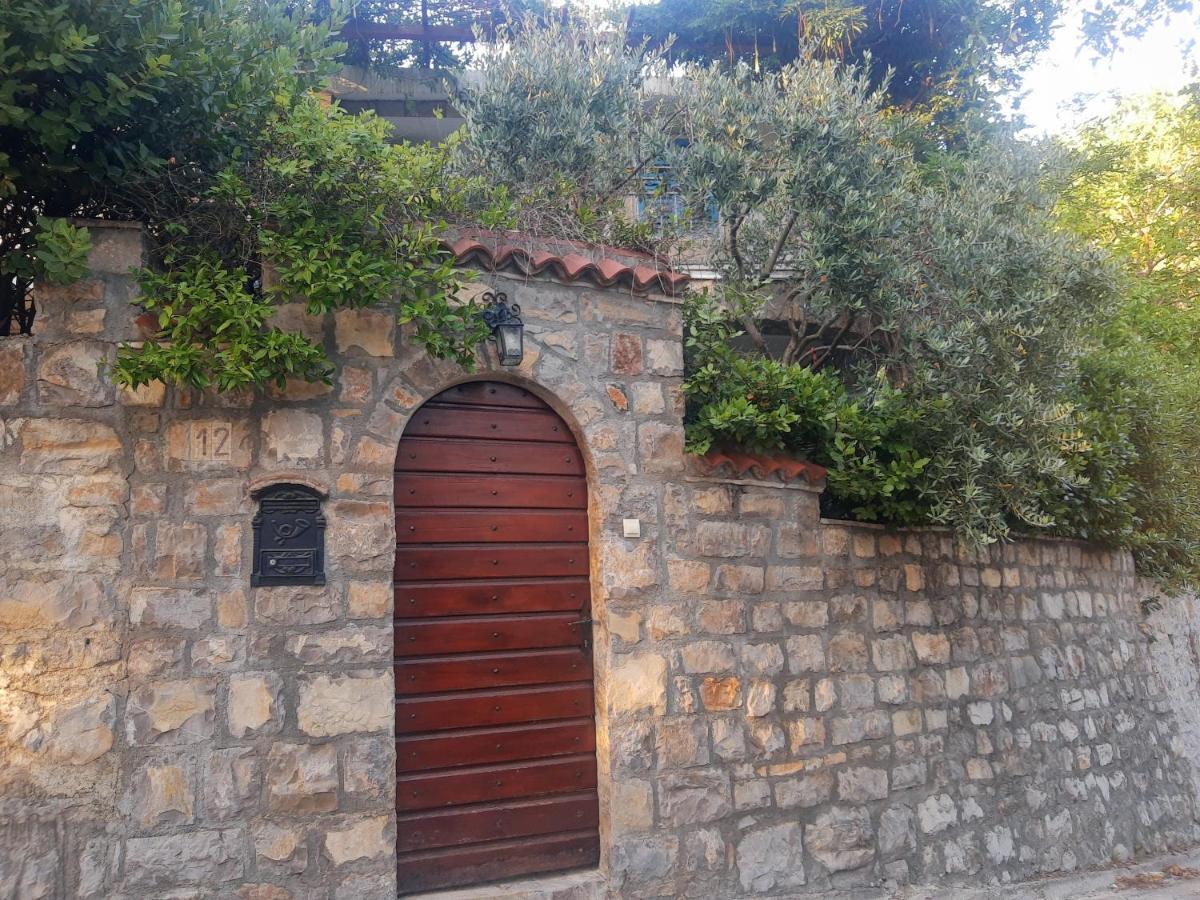 Sea-Side Old Stone Villa With A Private Garden Budva Exteriör bild