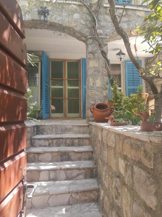 Sea-Side Old Stone Villa With A Private Garden Budva Exteriör bild