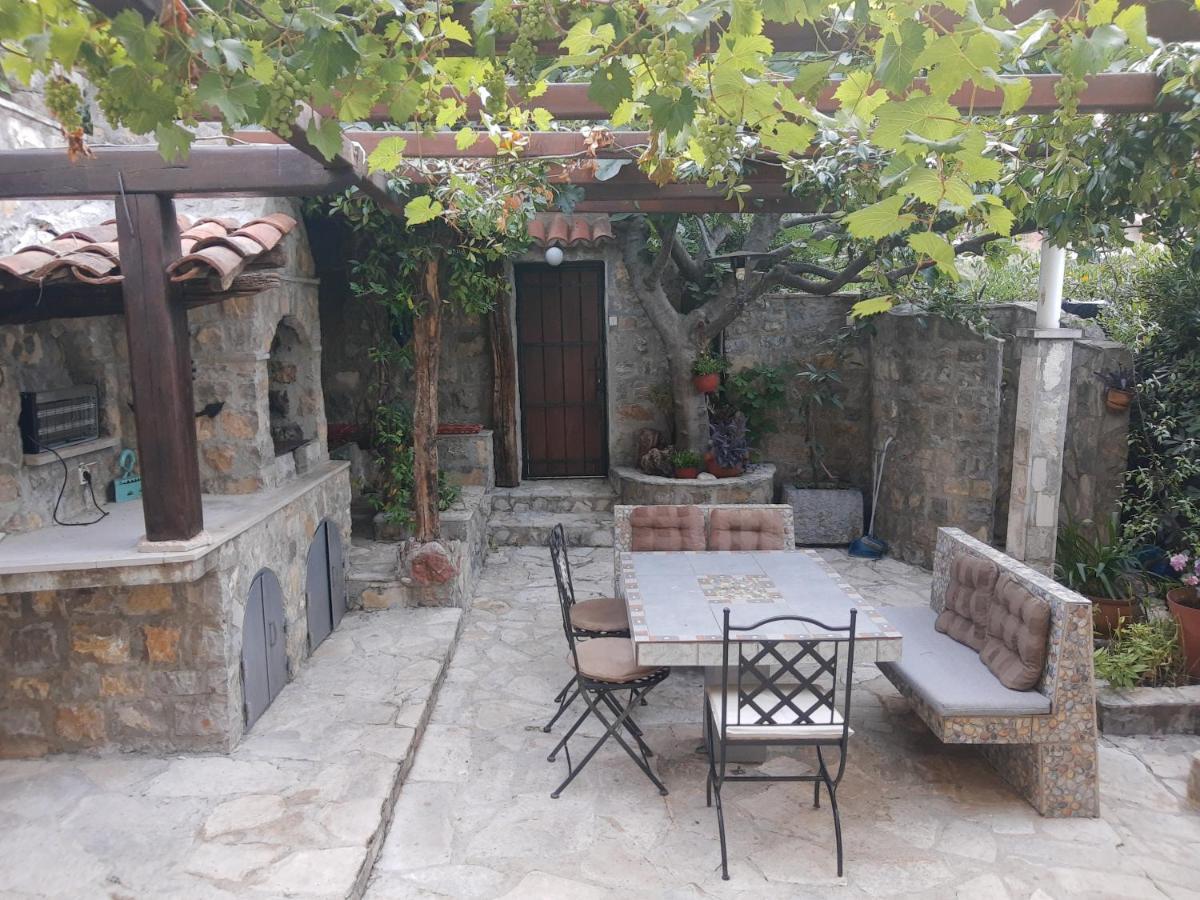 Sea-Side Old Stone Villa With A Private Garden Budva Exteriör bild