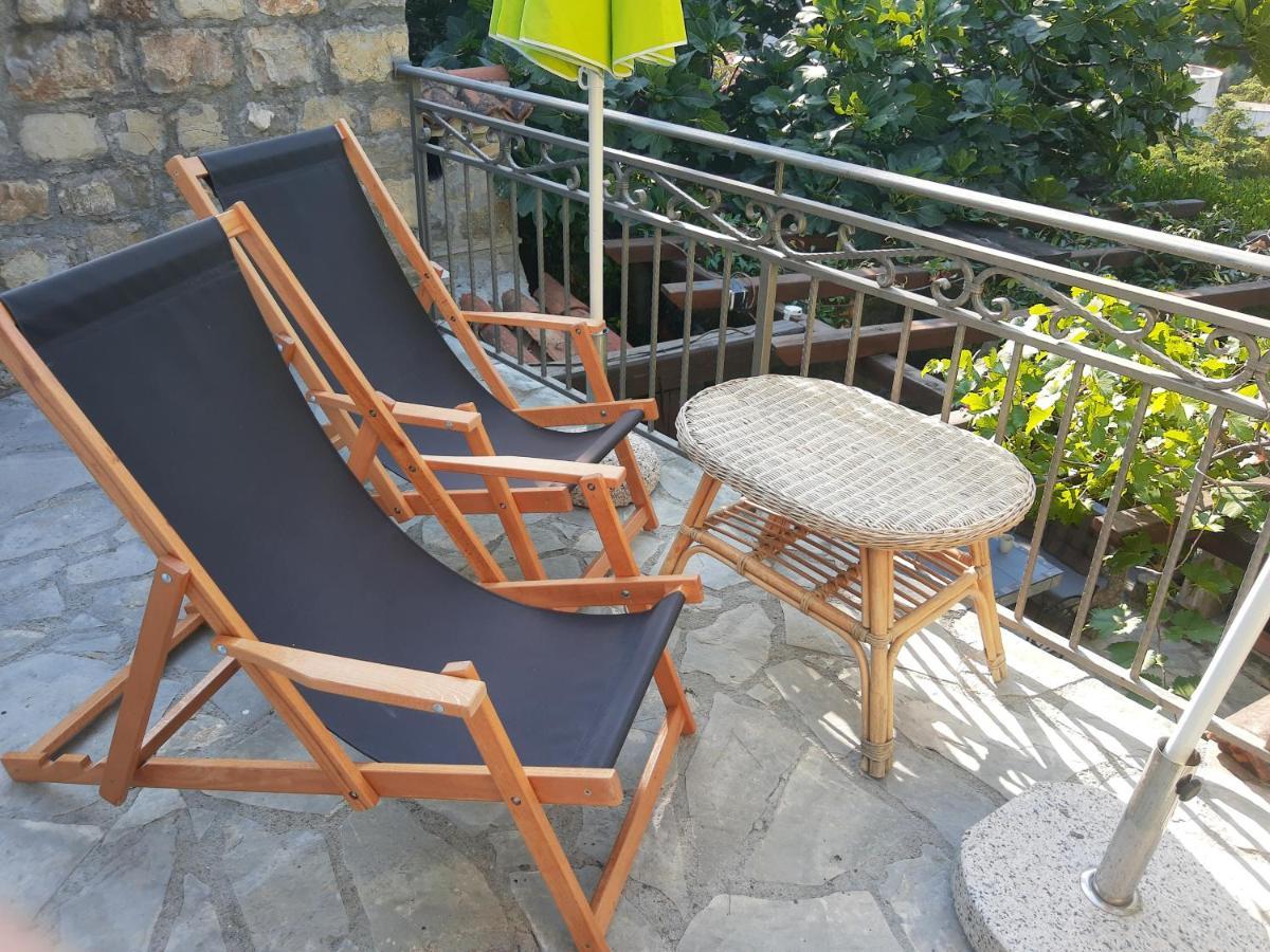 Sea-Side Old Stone Villa With A Private Garden Budva Exteriör bild