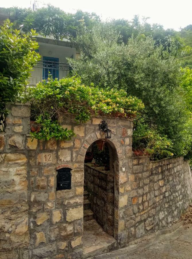 Sea-Side Old Stone Villa With A Private Garden Budva Exteriör bild