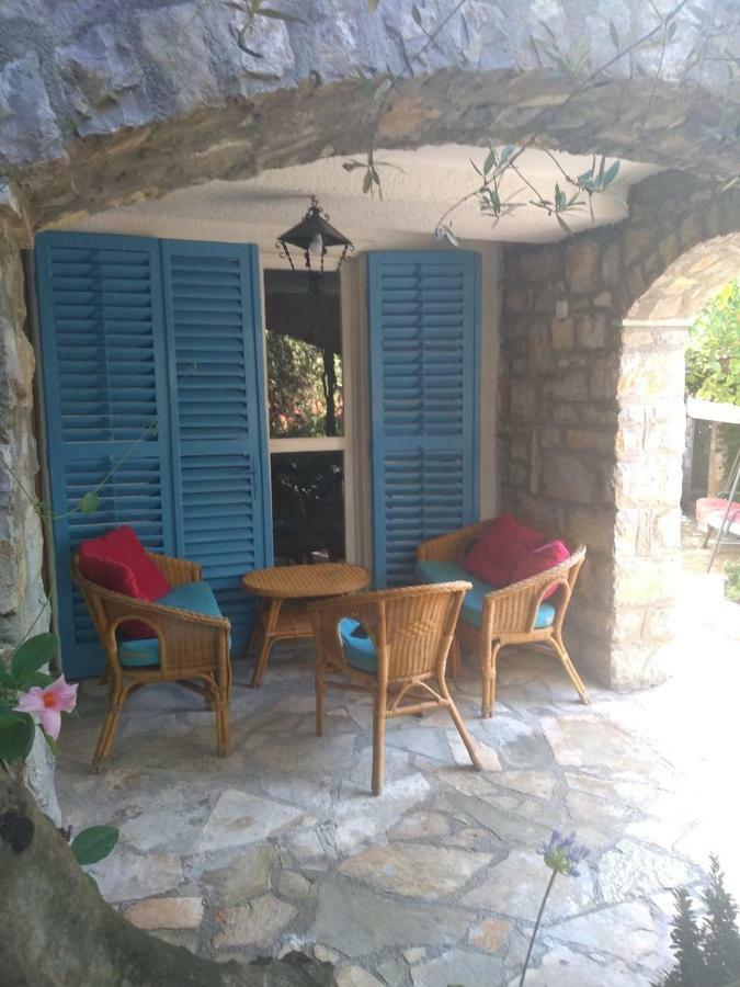 Sea-Side Old Stone Villa With A Private Garden Budva Exteriör bild