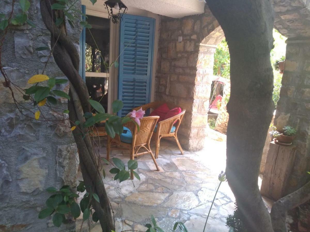 Sea-Side Old Stone Villa With A Private Garden Budva Exteriör bild